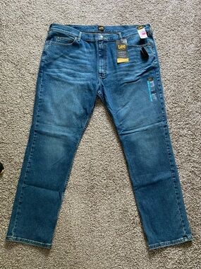 Size 42x32 Mens Athletic Fit Tapered Leg Lee Jeans (Cruise)